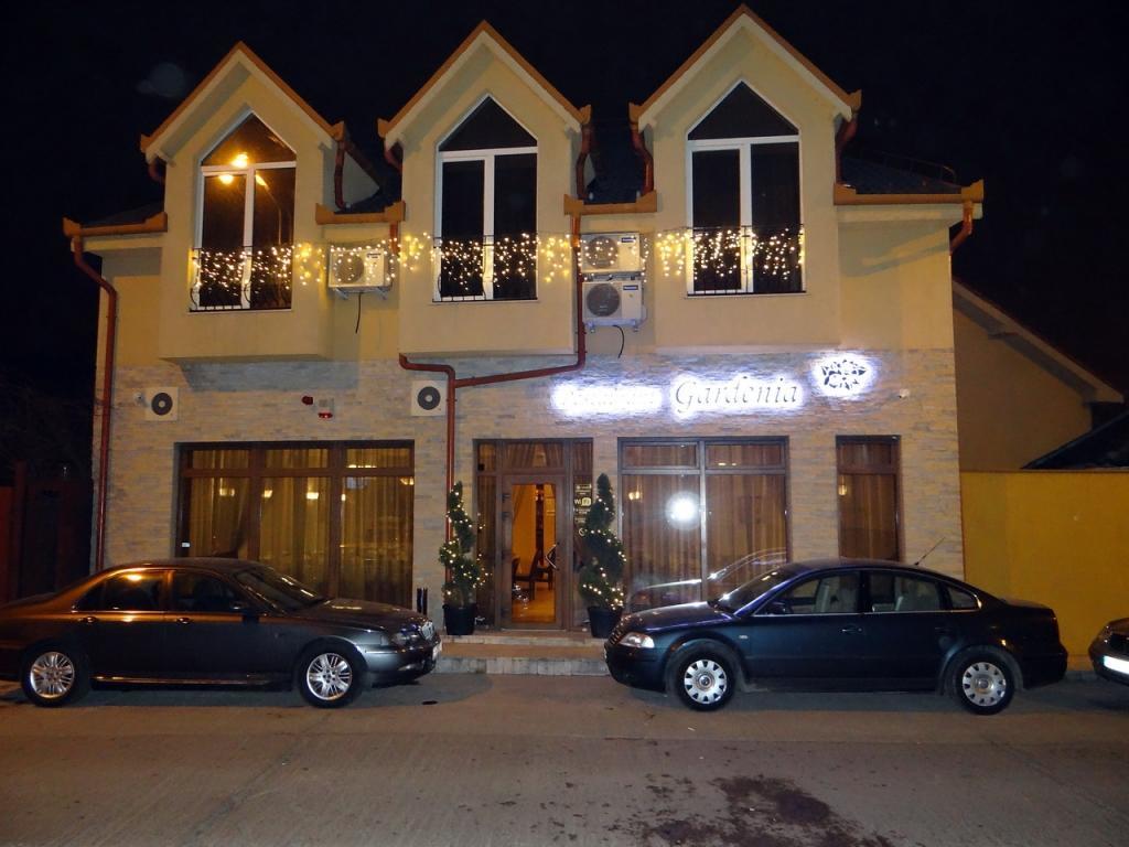 Hotel Vila Gardenia à Oradea Extérieur photo